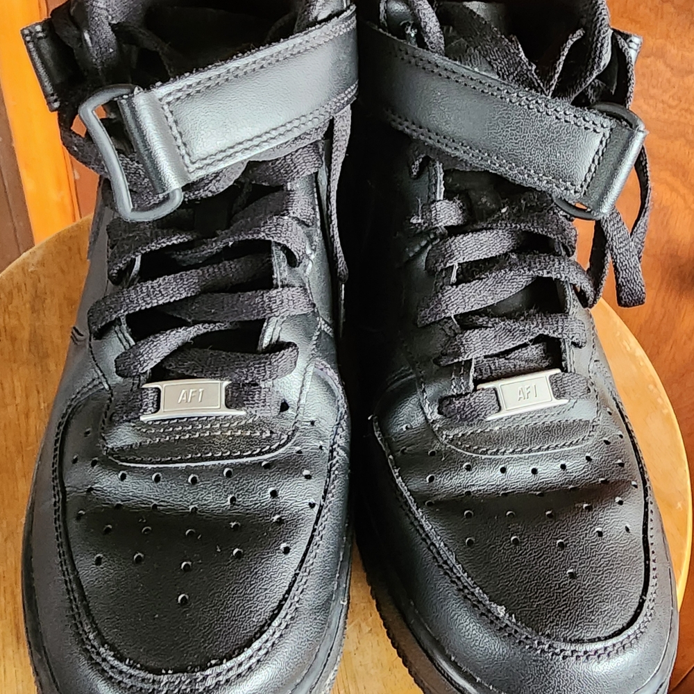 AF1 Black Leather Sneakers